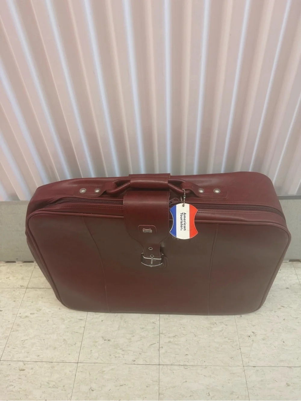 Men's Leather Travel Case in Deep Burgundy